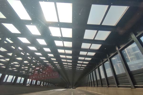 沈阳钢构工程的高强度钢材与智能化施工技术的融合探索